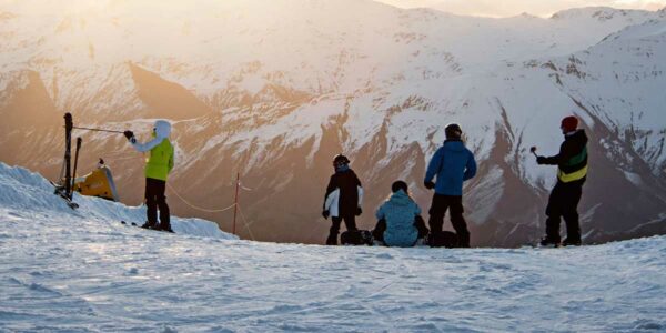 treble cone ski field wanaka new zealand ski season dates
